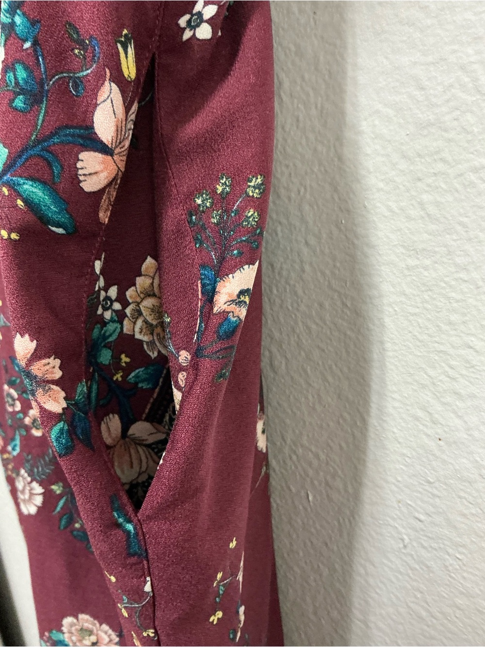 Xhilaration Maroon Floral V-Neck Spaghetti Strap Jumpsuit Size M - Picture 5 of 10